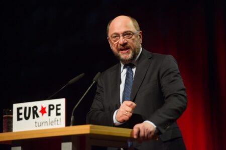 Martin Schulz calls for pro-EU left coalition against nationalists