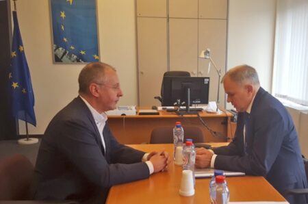 PES President Stanishev and Commissioner Andriukaitis debate health agenda for young people