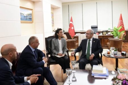 PES President visits Turkey ahead of upcoming elections
