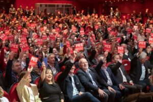PES backs Frans Timmermans and Spitzenkandidat process