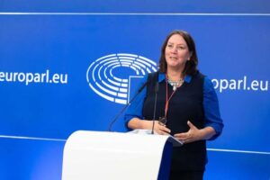 PES welcomes European Parliament green light for minimum wage negotiations