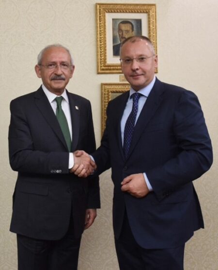 Stanishev to meet opposition leader in Turkey
