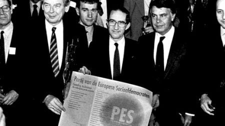 The Confederation of Socialist Parties becomes the Party of European Socialists