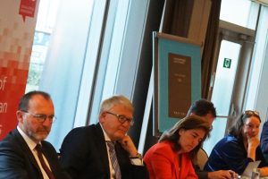 Socialist ministers discuss push for minimum wage