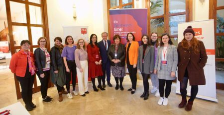 PES Executive Vice President Katarina Barley (fifth from right), President of PES Women Zita Gurmai (sixth from right), and other members of the PES Women Statutory Board, alongside President of the PES Group in the European Committee of the Regions Christophe Rouillon, during the PES Women meeting in Valencia, Spain