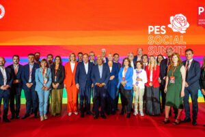 PES President Stefan Löfven and Prime Minister of Portugal António Costa with high-level members of the PES family who particiapted in the PES Social Summit in Porto, Portugal.