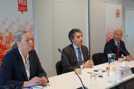 Pictured from left: European Commissioner for International Partnership Jutta Urpilainen, meeting Chair and Portugal’s Secretary of State for Foreign Affairs and Cooperation Francisco André and PES Executive Secretary General Giacomo Filibeck.