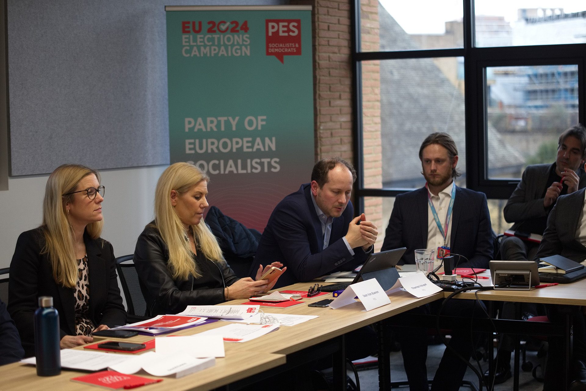 Pictured from left: UK Labour MP Ellie Reeves, PES Deputy Secretary General Saar van Bueren and PES Deputy Secretary General Thomas Vaupel