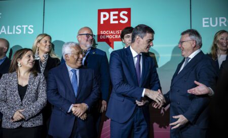 PES Common Candidate Nicolas Schmit (right) shakes hands with Prime Minister of Spain Pedro Sánchez. Also pictured on front row (from left) S&D President Iratxe García and Prime Minister of Portugal António Costa. Pictured back row (from left): PES Deputy Secretary General Saar van Bueren, LSAP Luxembourg lead candidate for the European elections Marc Angel, PS Belgium lead candidate for the European elections Elio di Rupo and interim leader of Vooruit Melissa Depraetere.