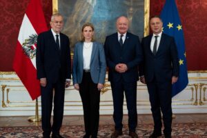PES commends the SPÖ for forming a coalition with centrist parties, preserving the firewall against the far-right in Austria