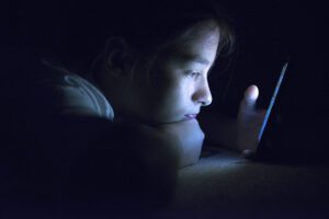 PES calls for strong EU action to keep children safe online
